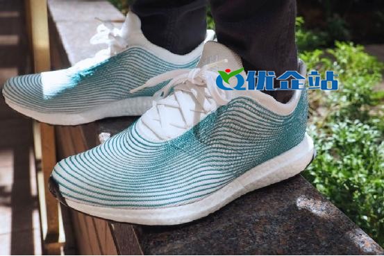 阿迪达斯推出用海洋塑料垃圾制成的运动鞋